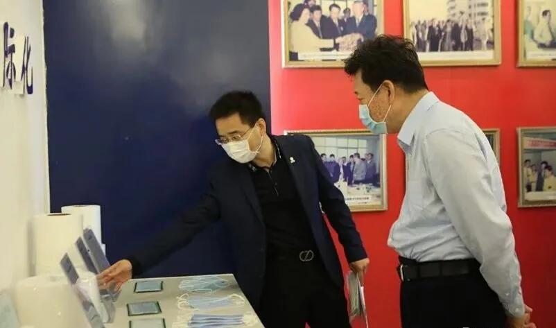 【動態(tài)新聞】中央復(fù)工復(fù)產(chǎn)調(diào)研組蒞臨天堂硅谷旗下欣龍控股調(diào)研