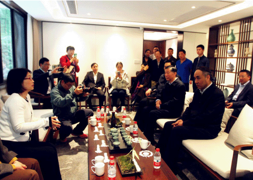 【動(dòng)態(tài)新聞】全國(guó)政協(xié)副主席一行視察白沙泉并購(gòu)金融街區(qū)并蒞臨天堂硅谷