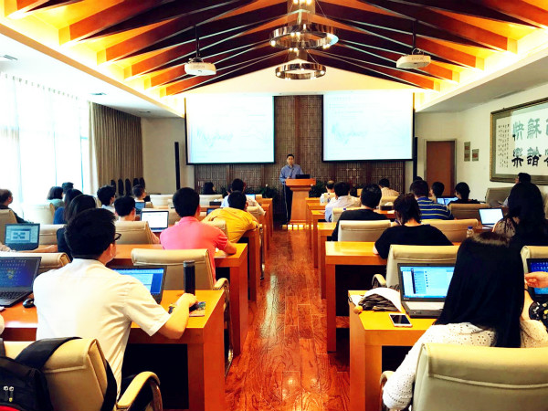 天堂硅谷舉辦“中國經(jīng)濟格局和政策判斷分享”培訓(xùn)